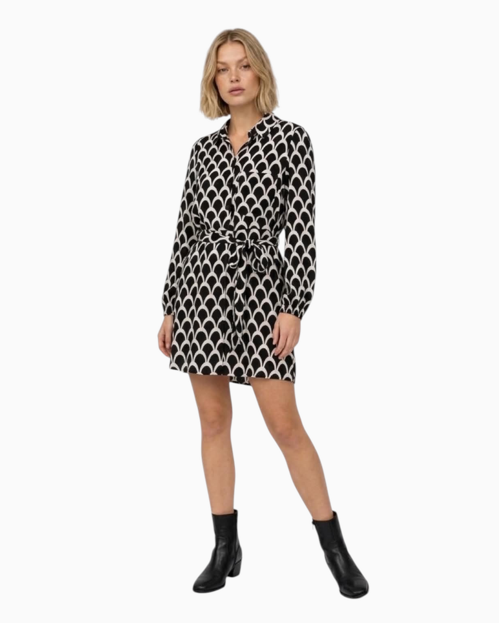 Thrift N Gift long sleeve shirt dress in black and cream geometric fan print with a tie waist and black ankle boots.